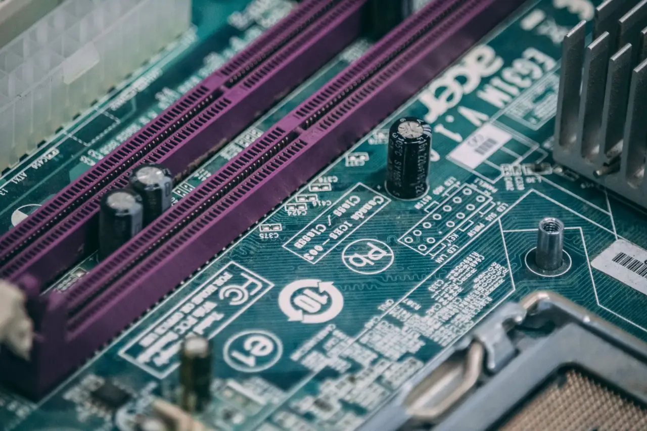 钢结构厂房与网架结构在工业建筑中的应用对比分析