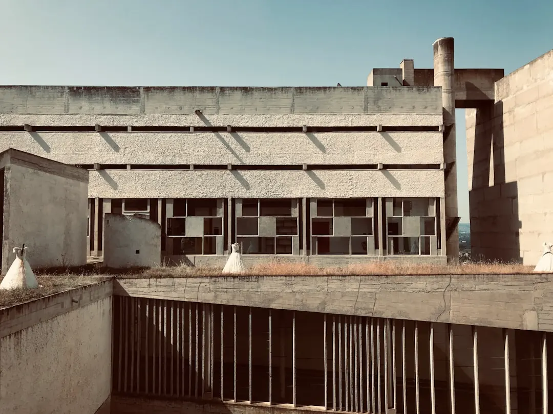 重庆钢结构厂房H型钢加工精度控制与施工技术要点解析正文配图 1