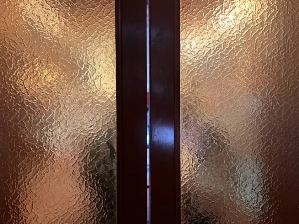 重庆地区彩钢板与H型钢在工业建筑中的选型对比